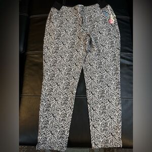 Tommy Bahama Everyday Active Pull On Ankle‎ Pants size S black and white print